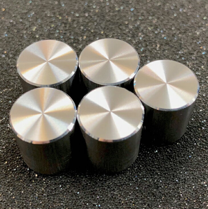 HATA ミニノブ -TITANIUM- 《1セット5個入り》 新品[畑精密,ハタ][Mini Knob][チタン,シルバー,銀][Electric Guitar,Bass,エレキギター,ベース,エフェクター]