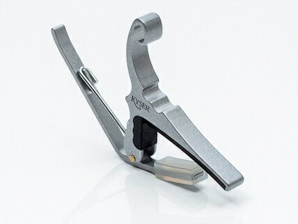 ワンタッチで脱着でき、しっかりホールドし安定したチューニングを保証する、 操作性・安定性を兼ね備えた逸品です。 お問い合わせフリーダイヤル:0120-37-9630 バリエーション豊富なKyserカポ!!お好みの色をお選びください!!　