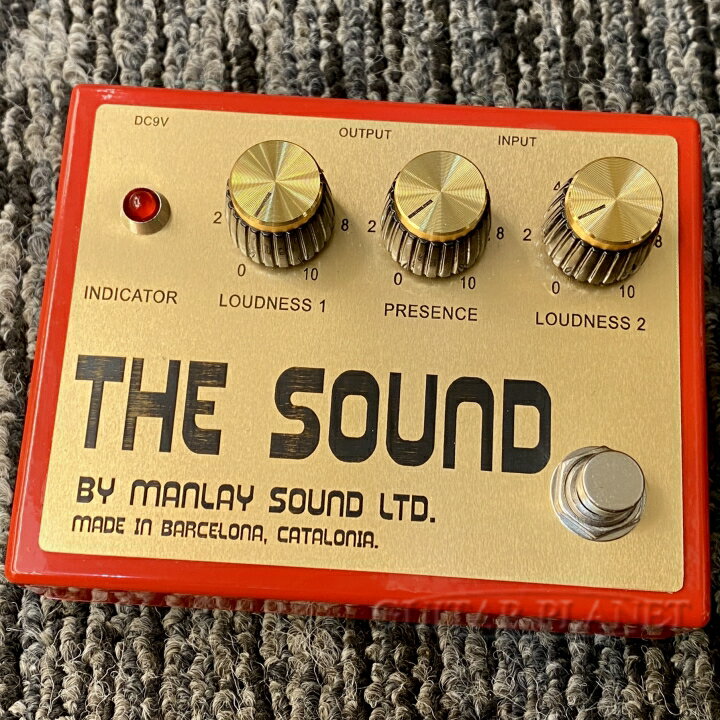 Manlay SoundのThe Soundが中古入荷致しました。！ 本機は初期マーシャルアンプのドライブサウンドにインスピレーションをうけたオーバードライブペダル。 ゲイン量はそれほど高くはないもののウォームでリッチなサウンドは正にクラシックロックの時代を彷彿とさせます。 ピッキングのニュアンスにも敏感であり非常にアンプライクなペダルです、 特に目立った傷などもなく各部動作良好です。 是非この機会にご検討下さいませ。 付属品：箱、マニュアル、中古3ヶ月保証書 /_/_/_/♪出荷前調整ご要望承ります♪_/_/_/_/ ギタープラネットではご注文頂いた商品は 新品中古問わず検品・調整してから出荷致します。 弦高など細かなセッティング等、お好みに 合わせて調整も可能ですで、お気兼ねなく お申し付けくださいませ。 /_/_/_/_/_/_/_/_/_/_/_/_/_/_/_/_/_/_/_/_/_/ ■こちらは店頭でもお取り扱いしている商品となります。ホームページ等をご覧になり、ご来店される際はお電話等で在庫状況の確認をしていだだきますようお願いいたします。 ■商品の情報更新にはタイムラグが生じる場合がございます。売り切れの際は何卒ご容赦ください。 ■お使いの画面環境によって実物と色味が異なって映ることがございます。予めご了承くださいませ。 お問い合わせダイヤル：03-3259-0031