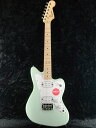 Squier Mini Jazzmaster HHは フェンダーJazzmasterのクラシカルなスタイリングとトーンを コンパクトサイズにした楽器を求めているプレイヤーにとって最適なチョイスです。 薄く軽量なボディとCシェイプネックのコンビネーションは快適な演奏性を実現し、 3ウェイスイッチングが可能な2基のSquierハムバッカーは 多彩なサウンドメイキングが可能です。 ハードテイルブリッジは安定したチューニングを提供します。 Spec Series: Mini Body Material: Poplar Body Finish: Gloss Polyurethane Neck: Maple, “C” Shape Neck Finish: Satin Urethane Fingerboard: Maple, 9.5” (241 mm) Frets: 20, Narrow Tall Position Inlays: Black Dot (Maple) Nut (Material/Width): Synthetic Bone, 1.60” (40.6 mm) Tuning Machines: Die-Cast Sealed Scale Length: 22.75” (578 mm) Bridge: 6-Saddle Hardtail Pickguard: 1-Ply White Pickups: Standard Humbucking (Bridge), Standard Humbucking (Neck) Pickup Switching: 3-Position Toggle: Position 1. Bridge Pickup, Position 2. Bridge and Neck Pickups, Position 3. Neck Pickup Controls: Volume, Tone Control Knobs: White Plastic Hardware Finish: Chrome Strings: Nickel Plated Steel (.009-.042 Gauges) Case/Gig Bag: None 付属品：正規保証書 /_/_/_/♪出荷前調整ご要望承ります♪_/_/_/_/ ギタープラネットではご注文頂いた商品は 新品中古問わず検品・調整してから出荷致します。 弦高など細かなセッティング等、お好みに 合わせて調整も可能ですで、お気兼ねなく お申し付けくださいませ。 /_/_/_/_/_/_/_/_/_/_/_/_/_/_/_/_/_/_/_/_/_/_ お問い合わせフリーダイヤル：0120-37-9630　