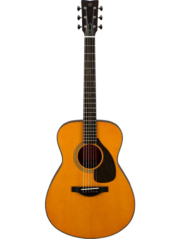 普及価格のオリジナルフォークギターシリーズとしては日本初である1966年に 登場したヤマハFGシリーズ。 発売当社より世界中のプロミュージシャンに愛用され、 50年以上が経過した今でも数多くのギタリストに愛される人気シリーズです。 当モデルは1968〜1972年頃に生産された伝説の名器、 「赤ラベル」期のFGシリーズを復刻したモデルとして2019年に登場したシリーズ、 「FG/FS Red Rabel Series」。 新デザインのインナーラベル「赤ラベル」仕様は勿論、オール単板仕様、 A.R.E.ボディトップ、パワフルなサウンドを実現した 新開発スキャロップドブレイシング、 経年変化を感じさせるセミグロス仕様を全モデルに採用。 トラディショナルな赤ラベルサウンドを堪能できる 注目のシリーズとなっております。 ハンドメイドインジャパンである上位モデル、FS5。 エボニー製指板＆ブリッジ、木製ピックガード、 そして丁寧に整形されたオリジナルスキャロップドブレイシングにより、 日本製らしい美しい造形美と深みのあるサウンドを両立しております。 当モデルはやや小振りなのフォークサイズボディ。 フォークサイズサイズならではの小気味良い高音と、 取り回しの良さが魅力的。 伝統の赤ラベルサウンドを是非ご堪能下さい。 ※ご覧頂いている画像はサンプル商品となります。 個体差により木目など微妙な差異がある場合がございます事、 予めご了承くださいませ。 【Spec】 Body Top ： Solid Spruce (A.R.E.) Body Side&Back ： Solid Mahogany Neck ： Mahogany Finger Board ： Ebony Bridge ： Ebony Bracing ： Original Scalloped X Scale ： 634mm Width at Nut ： 44mm Pickup ： Non Made in Japan 付属品：純正ハードケース、正規保証書 お問い合わせフリーダイヤル：0120-37-9630　