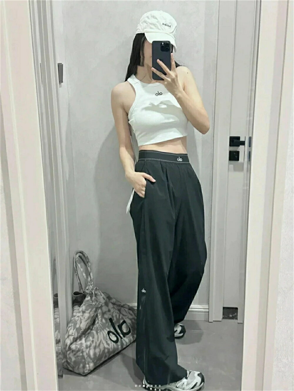 alo yoga トップス 3枚セット Sサイズ ヨガウェア トレーニングウェア alo YOGA] Aspire Tank☆Jisoo, Kendal☆さん着用モデル (ALO Yoga