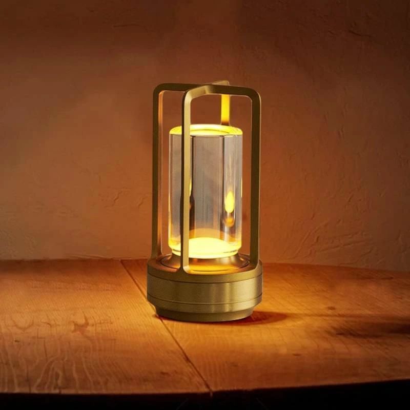 商品情報 商品説明 【オシャレ設計・品質へのこだわり貴方にオススメ！】ミニマリズムのデザインコンセプトを中心にデザインされたこのテーブルランプは、シンプルでおしゃれで、夜に間接照明としては明るいだけでなく、暖かくロマンチックな雰囲気も醸し出...