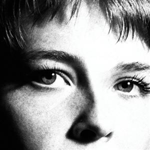 SURRENDER詳しい納期他、ご注文時はお支払・送料・返品のページをご確認ください発売日2022/7/29MAGGIE ROGERS / SURRENDERマギー・ロジャース / サレンダー ジャンル 洋楽ポップス 関連キーワード マギー・ロジャースMAGGIE ROGERSアメリカ・メリーランド出身のフィメール・シンガーソングライターによる3年ぶりとなる2枚目のアルバム。同内容となる通常のブラック・ヴァイナルLP。※こちらの商品は【アナログレコード】のため、対応する機器以外での再生はできません。 種別 LP 【輸入盤】 JAN 0602438739042登録日2022/06/17