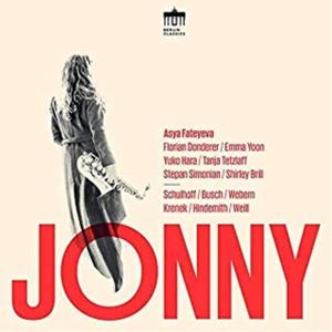 JONNY詳しい納期他、ご注文時はお支払・送料・返品のページをご確認ください発売日2020/2/28ASYA FATEYEVA / JONNYアーシャ・ファテーエワ / サクソフォーンと室内楽による作品集 ジャンル クラシックその他 関連キーワード アーシャ・ファテーエワASYA FATEYEVA収録内容収録曲エルヴィン・シュルホフ（1894-1942）（ディルク・ベイセ編）：ホット・ソナタ（サクソフォーンと弦楽四重奏のための）アドルフ・ブッシュ（1891-1952）：五重奏曲Op.34（アルトサクソフォーンと弦楽四重奏のための）ウェーベルン：四重奏曲Op.22エルンスト・クシェネク（1900-1991）（トーマス・ベトガー編）：組曲「ジョニーは演奏する」（サクソフォーン、ヴァイオリン、チェロ、ピアノのための）ヒンデミット：三重奏曲Op.47クルト・ヴァイル（ディルク・ベイセ編）：三文オペラより「マック・ザ・ナイフ」「気楽な生活のバラード」「タンゴ・バラード」「大砲ソング」（サクソフォーン、弦楽四重奏、ピアノのための）演奏アーシャ・ファテーエワ（サクソフォーン）フローリアン・ドンダラー（ヴァイオリン）エマ・ユン（ヴァイオリン）原 裕子（ヴィオラ）ターニャ・テツラフ（チェロ）ステパン・シモニアン（ピアノ）シャーリー・ブリル（クラリネット） 種別 CD 【輸入盤】 JAN 0885470013121登録日2022/04/14