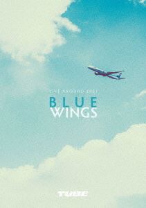 詳しい納期他、ご注文時はお支払・送料・返品のページをご確認ください発売日2021/12/22関連キーワード：チューブ ブルーレイ BD ライブアラウンド ブルーウイングス ブルーウィングス live ライブ ライブBlu-ray ライブBD ライブブルーレイTUBE LIVE AROUND 2021 BLUE WINGS ジャンル 音楽Jポップ 監督 出演 TUBEボーカルの前田亘輝を中心としたTUBE（チューブ）は、1985年6月にシングル「ベストセラー・サマー」でメジャーデビュー。1986年の3rdシングル「シーズン・イン・ザ・サン」が大ヒットし、その後「あー夏休み」「花火」などヒット曲を連発、「夏といえばTUBE」と言われるほど、夏をテーマにしたヒット曲が多いことで知られている。本作は、TUBEとしては初のリリースとなるホール公演のライブ映像商品。2021年6月30日におこなわれた2年ぶりのホールツアー「TUBE LIVE 2021 BLUE WINGS」の最終公演を収録。TUBEの真骨頂・スタジアムライブとはひと味違う、ライブバンドとしてのパフォーマンス力と、観客とのコミュニケーション力の高さが際立ったライブの模様が収められている。収録内容シャララ／Blue Splash／あの夏の少年／月と太陽／BLUE WINGS／Tシャツの恋／Paradiso〜愛の迷宮〜／君がいるから／Anniversary〜旅立ちの唄〜／海よりも深く 空よりも大きく／いつかの僕よ…／空と海があるように／N・A・T・S・U／太陽のサプライズ／スマイルフラワー特典映像「BLUE WINGS」（TUBE×ANA Team HND Orchestra ver.）密着ドキュメント関連商品TUBE／チューブ映像作品 種別 Blu-ray JAN 4547366536324 収録時間 113分 組枚数 1 製作国 日本 販売元 ソニー・ミュージックソリューションズ登録日2021/11/02