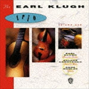 THE EARL KLUGH TRIO VOLUME ONE詳しい納期他、ご注文時はお支払・送料・返品のページをご確認ください発売日2015/8/26アール・クルー（ac-g） / トリオ Vol.1THE EARL KLUGH TRIO VOLUME ONE ジャンル ジャズ・フュージョン海外フュージョン 関連キーワード アール・クルー（ac-g）ラルフ・アームストロング（ac-b）ジーン・ダンラップ（ds）“FUSION　BESTコレクション　1000”第8弾。フュージョン・アコースティック・ギターの巨匠アール・クルーが、ギター・トリオの編成でスタンダード曲を演奏した、美しく、温かく、歌心に溢れた名作。1991年作品。　（C）RS完全生産限定特別価格盤／24bitデジタルリマスタリング／1991年作品封入特典解説付収録曲目11.魅惑されて(4:02)2.酒とバラの日々(5:23)3.ハウ・インセンシティヴ(5:04)4.スパルタカス(3:27)5.四月の想い出(4:06)6.これからの人生(6:04)7.小さな願い(4:46)8.夜も昼も(5:43)9.ロンリー・ガール(5:05)10.トゥー・マーヴァラス・フォー・ワーズ(4:30)11.ワン・ノート・サンバ(2:38) 種別 CD JAN 4943674215638 収録時間 50分53秒 組枚数 1 製作年 2015 販売元 ソニー・ミュージックソリューションズ登録日2015/06/02