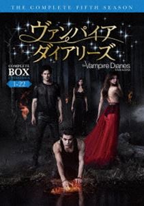 詳しい納期他、ご注文時はお支払・送料・返品のページをご確認ください発売日2014/9/10ヴァンパイア・ダイアリーズ〈フィフス・シーズン〉 コンプリート・ボックス ジャンル 海外TVラブストーリー 監督 クリス・グリスマー 出演 ニーナ・ドブレフポール・ウェズレイイアン・サマーハルダースティーブン・R・マックイーンカテリーナ・グレアムキャンディス・アッコラザック・ローリグマイケル・トレビーノ両親を事故で亡くし、新しい現実になじめずにいたエレナは、高校でミステリアスな雰囲気の転校生ステファンと出会う。お互いに惹かれ合う二人だったが、ステファンには秘密があった─。美しきヴァンパイア兄弟と、その間で揺れ動く少女を描く。出演はニーナ・ドブレフ、ポール・ウェズレイ、イアン・サマーハルダーほか。フィフス・シーズン全話を収録したコンプリート・ボックス。関連商品海外ドラマヴァンパイア・ダイアリーズ 種別 Blu-ray JAN 4548967104714 収録時間 926分 画面サイズ ビスタ カラー カラー 組枚数 5 製作国 アメリカ 字幕 英語 日本語 音声 英語（5.1ch）日本語DD（5.1ch） 販売元 ワーナー・ブラザース登録日2014/06/23