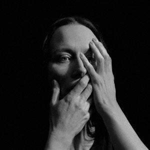 KEELEY FORSYTH / THE HOLLOW 