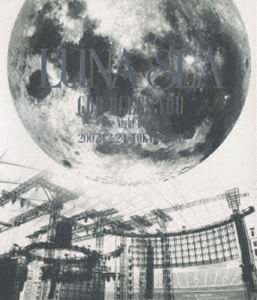 Blu-ray発売日2008/12/24詳しい納期他、ご注文時はご利用案内・返品のページをご確認くださいジャンル音楽邦楽ロック　監督出演LUNA SEA収録時間216分組枚数1商品説明LUNA SEA GOD BLESS YOU〜One Night Dejavu〜2007.12.24 TOKYO DOMELUNA SEA（ルナシー）は1992年にアルバム「IMAGE」でメジューデビュー。「ROSIER」「DESIRE」など大ヒット曲を連発し、熱狂的なファンに支持され90年代を代表するバンドとなる。さらに、ドラマ「神様もう少しだけ」の主題歌に起用されたバラード「I For You」も大ヒットし、NHK紅白歌合戦にも出場を果たす。しかし、人気絶頂の2000年に“終幕”が発表され5人での活動に終止符を打った。本作は、2007年12月24日に一夜限りの復活ライブを行った東京ドーム公演の模様を、ブルーレイディスクに収録。当日の空気や熱気が、美しい映像で甦っている。収録内容LOVELESS／Dejavu／JESUS／SLAVE／END OF SORROW／TRUE BLUE／FACE TO FACE／gravity／RA-SE-N／Providence／MOON／Dedicate（Drum Solo）／Back Line Beast〜Holy session 07（Bass Solo）／FATE／BREATHE／STORM／DESIRE／TIME IS DEAD／ROSIER／TONIGHT／I for You／IN MYDREAM（WITH SHIVER）／BELIEVE／MOTHER／PRECIOUS...／WISH／behind the scenes（MAKING）／TV SPOT（30 sec.）／TV SPOT（15 sec.）封入特典RED MOON POST CARD(初回生産分のみ特典)関連商品LUNA SEA／ルナシー映像作品商品スペック 種別 Blu-ray JAN 4988064916030 カラー カラー 音声 リニアPCM（ステレオ）　（5.1ch）　　 販売元 エイベックス・ミュージック・クリエイティヴ登録日2008/10/13