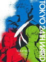 トウキョウ24ク5Blu-ray発売日2022/9/28詳しい納期他、ご注文時はご利用案内・返品のページをご確認くださいジャンルアニメテレビアニメ　監督津田尚克出演榎木淳弥内田雄馬石川界人石見舞菜香牧野由依兎丸七海収録時間48分組枚数2関連キーワード：アニメーション商品説明東京24区 5（完全生産限定版）トウキョウ24ク5東京湾に浮かぶ人工島「極東法令外特別地区」—通称“24区”。そこで生まれ育ったシュウタ、ラン、コウキは幼馴染だった。しかし彼らの関係は、とある事件をきっかけに大きく変わってしまう。事件の一周年追悼ミサで再会を果たした3人の電話が突如一斉に鳴る。それは死んだはずの仲間からの着信で、彼らに“未来の選択”を迫るものであった。3人は、自分の信じるやり方で愛する24区（マチ）と人々の未来を守ろうとするが—。封入特典キャラクターデザイン岸田隆宏描き下ろしジャケット／オリジナルドラマCD／ブックレット／Webエンディングイラストポストカード関連商品ABCテレビ水曜アニメ〈水もん〉CloverWorks制作作品2022年日本のテレビアニメTVアニメ東京24区セット販売はコチラ商品スペック 種別 Blu-ray JAN 4534530136039 カラー カラー 製作年 2022 製作国 日本 音声 リニアPCM　　　 販売元 アニプレックス登録日2022/01/07