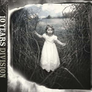 DIVISIONCD発売日2008/5/19詳しい納期他、ご注文時はご利用案内・返品のページをご確認くださいジャンル洋楽ロック　アーティスト10イヤーズ10 YEARS収録時間組枚数商品説明10 YEARS / DIVISION10イヤーズ / ディヴィジョン02年にテネシー州ノックスヴィルで結成された5人組オルタナ・メタル・バンドのセカンド・アルバム。収録内容1. Actions and Motives2. Just Can’t Win3. Beautiful4. Day Dreamer5. Dying Youth6. Russian Roulette7. Focus8. Drug of Choice9. Picture Perfect （In Your Eyes）10. All Your Lies11. So Long Goodbye12. Alabama13. Proud of You関連キーワード10イヤーズ 10 YEARS 商品スペック 種別 CD 【輸入盤】 JAN 0602517650237登録日2012/02/08