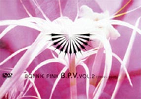 DVD発売日2003/2/26詳しい納期他、ご注文時はご利用案内・返品のページをご確認くださいジャンル音楽Jポップ　監督出演BONNIE PINK収録時間40分組枚数1関連キーワード：ボニーピンク商品説明BONNIE PINK／B.P.V. vol.2（1999〜2002）99年発売の「Daisy」から2002年発売の「眠れない夜」までのヒット曲7曲と、2002年秋発売の新曲をプラスしたミュージッククリップ集。ボーナス特典として、4曲の貴重なアコースティックライヴと、Shibuya-AXでのライブ映像を収録する。収録内容Daisy／You Are Blue， So Am I／過去と現実／Sleeping Child／Take Me In／Thinking Of You／眠れない夜／Tonight， the Night特典映像アコースティックライブ映像／Shibuya-AXライヴ映像／フォトギャラリー／ディスコグラフィー商品スペック 種別 DVD JAN 4943674962334 画面サイズ スタンダード カラー カラー 製作年 2002 製作国 日本 音声 リニアPCM（ステレオ）　　　 販売元 ソニー・ミュージックソリューションズ登録日2005/12/27