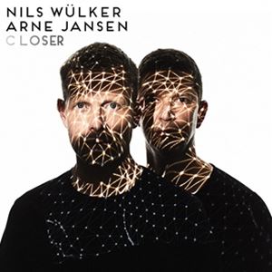 CLOSER （180GRAM VINYL）LP発売日2023/2/3詳しい納期他、ご注文時はご利用案内・返品のページをご確認くださいジャンルジャズ・フュージョン海外ジャズ　アーティストニルス・ヴュルカー、アルネ・ヤンセンNILS WULKER ARNE／JANSEN収録時間組枚数商品説明NILS WULKER ARNE／JANSEN / CLOSER （180GRAM VINYL）ニルス・ヴュルカー、アルネ・ヤンセン / クローザー（180グラム・ヴァイナル）ドイツはボン生まれのジャズ・トランぺッター、ニルス・ヴュルカーと同じドイツのジャズ・ギタリスト、アルネ・ヤンセンによるコラボレーション・アルバム『CLOSER』。20年以上前から互いをよく知り、15年近く一緒にレコーディングしている、ミュージシャンであり長年の親友である二人が、互いの音楽や演奏の共通点を探りながら名人芸と音楽的対話をより深く掘り下げた意欲作、完成!アナログも同時発売!※こちらの商品は【アナログレコード】のため、対応する機器以外での再生はできません。収録内容［Side A］1. Hurt2. Nika’s Dream3. Deep Dive4. YaYaYa5. Beyond the Bavarian Sky［Side B］1. He Who Counts the Stars2. It Won’t Be Long3. So Close to You （Nils W?lker）4. The Great He-Goat5. Let’s Go Out Tonight関連キーワードニルス・ヴュルカー、アルネ・ヤンセン NILS WULKER ARNE／JANSEN 商品スペック 種別 LP 【輸入盤】 JAN 5054197411373登録日2022/11/10