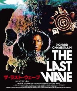 ザラストウェーブBlu-ray発売日2023/6/9詳しい納期他、ご注文時はご利用案内・返品のページをご確認くださいジャンル洋画サスペンス　監督ピーター・ウィアー出演リチャード・チェンバレンオリヴィア・ハムネットガルピリルフレデリック・パースロウヴィヴィアン・グレイ収録時間105分組枚数1関連キーワード：リチャードチェンバレン商品説明ザ・ラスト・ウェーブ 4Kリマスター版 Blu-rayザラストウェーブ大雨や雹など各地で異常気象現象が起こるオーストラリア・シドニー。弁護士のデヴィッド・バートンは先住民アボリジニによる殺人事件を担当することになる。ところが、デヴィッドの周囲には次々と奇怪な出来事が起こり続け、ある悪夢の中で見たアボリジニ、クリス・リーが事件の容疑者として浮かび上がる。そしてデヴィッドは幻覚に悩まされながらも事件の謎に迫っていく…。特典映像Riding the Wave：プロデューサー ジム・マッケロイのインタビュー／Lighting the Cave：撮影監督ラッセル・ボイドのインタビュー／Richard Chamberlain in Conversation with Paul Harris：リチャード・チェンバレン（デヴィッド・バートン役）のオンラインインタビュー／オリジナル予告編／ギャラリー［動画形式］ほか商品スペック 種別 Blu-ray JAN 4571519918378 画面サイズ ビスタ カラー カラー 製作年 1977 製作国 オーストラリア 字幕 日本語 音声 英語DTS-HD Master Audio（モノラル・ステレオ）　　　 販売元 TCエンタテインメント登録日2023/03/10