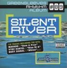 RHYTHM ＃89 ： SILENT RIVERCD詳しい納期他、ご注文時はご利用案内・返品のページをご確認くださいジャンル洋楽レゲエ　アーティストヴァリアスVARIOUS収録時間組枚数商品説明VARIOUS / RHYTHM ＃89 ： SILENT RIVERヴァリアス / リズム＃89：サイレント・リヴァーレゲエ好きならこれは聴いとけ!お買い得リディム・アルバム!大人気シェーン・ブラウンによる最新リディム・アルバム登場!こちらは［SILENT RIVER］というリディムを使用した楽曲ばかりで構成されたアルバム。ジャマイカでシングル・リリースを開始して現在までに10タイトル前後が発表済み。リディムのタイトル通りに、神秘的な音世界を持ったダンスホール・リディム。［NYRON］とは対称的なイメージで、最新のレゲエ・スタイル。シェーン・プラウンがマネージャーを務めるビジー・シグナルが2曲（共にヒット!）、さらにマヴァード、バウンティ・キラー、エレファント・マン等の「アライアンス・クルー」のトップ勢が多数参加、それに敵対するヴァイブス・カーテルも。そして、アサシン、デマルコ、ビューグル、ムンガといった現在の人気者達から、ミスター・ヴェガスまでと、とにかく豪華過ぎるメンツが総結集。このメンツが揃うところに、現在の〈JUKE BOXX〉／シェーン・ブラウンの人気と勢いが表れているとも言えそう。現在のジャマイカ最前線の空気を詰め込んだ一枚。同一リディムだからこそ、より各アーティストの魅力と個性が理解出来るのも楽しいところ。関連キーワードヴァリアス VARIOUS 商品スペック 種別 CD 【輸入盤】 JAN 0601811201527登録日2012/02/08