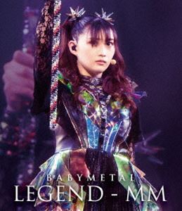 ベビーメタル ベビーメタルワールドツアー2023カラ2024レジェンドエムエムBlu-ray発売日2024/7/10詳しい納期他、ご注文時はご利用案内・返品のページをご確認くださいジャンル音楽邦楽ロック　監督出演BABYMETAL収録時間176分組枚数2関連キーワード：ブルーレイ BD ベイビーメタル ベビメタ ワールドツアー レジェンドMM レジェンド live ライブ ライブBlu-ray ライブBD ライブブルーレイ商品説明BABYMETAL WORLD TOUR 2023 - 2024 LEGEND - MM（通常盤）ベビーメタルワールドツアー2023カラ2024レジェンドエムエム日本の女性3人組メタルダンス・ユニット”BABYMETAL（ベビーメタル）”。「アイドルとメタルの融合」をテーマに2010年に結成され、2013年シングル「イジメ、ダメ、ゼッタイ」でデビュー。圧倒的なパフォーマンスに海外からも注目をあつめ、国外を中心に多くのライブ・フェスに出演し人気を博す。以降、幾度のメンバーチェンジを経て、2023年4月より正規メンバーとしてMOMOMETALが加入し現体制となる。本作は、ライブ映像作品。横浜アリーナで開催されたMOMOMETALの聖誕祭の模様を収録。通常盤収録内容BABYMETAL DEATH／Megitsune／DA DA DANCE（feat.Tak Matsumoto）／Shanti Shanti Shanti／Kagerou／MAYA／BxMxC／Syncopation／Monochrome／METALI!!（feat.Tom Morello）／Gimme Chocolate!!／Doki Doki ☆ Morning／THE ONE／Headbangeeeeerrrrr!!!!!／Road of Resistance／BABYMETAL DEATH／Distortion（feat.Alissa White-Gluz）／PA PA YA!!（feat.F.HERO）／Elevator Girl／YAVA!／Believing／Brand New Day（feat.Tim Henson and Scott LePage）／Starlight／KARATE／METALI!!（feat.Tom Morello）／Gimme Chocolate!!／Doki Doki ☆ Morning／THE ONE／Meta Taro／Arkadia関連商品BABYMETAL映像作品商品スペック 種別 Blu-ray JAN 4988061782584 製作国 日本 販売元 ソニー・ミュージックソリューションズ登録日2024/04/17