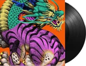 STRUCK DEAD EPLP発売日2025/10/31詳しい納期他、ご注文時はご利用案内・返品のページをご確認くださいジャンル洋楽ハードロック/ヘヴィメタル　アーティストトリヴィアムTRIVIUM収録時間組枚数商品説明TRIVIUM / STRUCK DEAD EPトリヴィアム / ストラック・デッド・EP龍虎合体——TRIVIUMの新章が今、幕を開ける。現メタル・シーンに確固たる実力と存在感を持って君臨する最重要メタル・アクトが約4年振りの新曲を引っ提げシーンに帰ってきた!過去から新たなパワーを得、より鋭く、よりヘヴィにそのサウンドに磨きを掛けた彼ら。龍虎の咆哮と共に幕を開けるその新章が現代メタル・シーンに何をもたらすのか——TRIVIUMの今後に刮目せよ!※こちらの商品は【アナログレコード】のため、対応する機器以外での再生はできません。収録内容1. Bury Me With My Screams2. Struck Dead （Pain Is Easier To Remember）3. Six Walls Surround Me関連キーワードトリヴィアム TRIVIUM 関連商品トリヴィアム CD商品スペック 種別 LP 【輸入盤】 JAN 0075678592591登録日2025/09/19