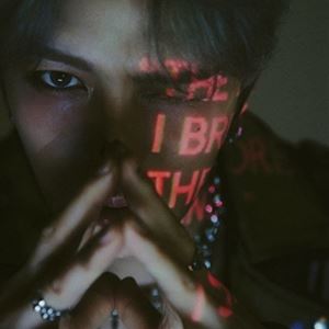 BEAUTY IN CHAOSCD発売日2025/5/21詳しい納期他、ご注文時はご利用案内・返品のページをご確認くださいジャンル洋楽アジアンポップス　アーティストキム・ジェジュンKIM JAE JOONG収録時間組枚数商品説明KIM JAE JOONG / BEAUTY IN CHAOSキム・ジェジュン / ビューティー・イン・カオス日本でも圧倒的知名度を誇るKIM JAE JOONG（キム・ジェジュン）が最新アルバムでカムバック!※195x195mm／バージョン2種あり（Collapse ver.、 Fractured ver.）、ランダム出荷。関連キーワードキム・ジェジュン KIM JAE JOONG 商品スペック 種別 CD 【輸入盤】 JAN 8809957311601登録日2025/05/08