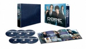 ドープマヤクトリシマリブトクソウカDVD発売日2026/2/13詳しい納期他、ご注文時はご利用案内・返品のページをご確認くださいジャンル国内TVアクション　監督出演高橋海人中村倫也新木優子三浦誠己豊田裕大収録時間436分組枚数6関連キーワード：タカハシカイトナカムラトモヤ商品説明DOPE 麻薬取締部特捜課 DVD-BOXドープマヤクトリシマリブトクソウカ新型ドラッグ「DOPE」が蔓延している近未来の日本。服用すると死に至る可能性が高いが、極めて稀に特殊な力を覚醒させることがあり、手を出す者が後を絶たない。新人麻薬取締官の才木は密売人検挙の現場での勝手な行動で、厚生労働審議官から解雇を言い渡される。しかしそれは、才木を麻薬取締部特殊捜査課、通称「特捜課」へとスカウトするためだった。そんな中、DOPE服用者による人質立てこもり事件が発生する…。封入特典ブックレット／特典ディスク【DVD】特典ディスク内容メイキング／特別インタビュー（高橋海人）／特別インタビュー（中村倫也）／SPコラボムービー（Never ends）（I Know）／高橋海人＆中村倫也ロンドンバスPR／制作発表会見／オールアップ集／SPOT集関連商品中村倫也出演作品2025年日本のテレビドラマ商品スペック 種別 DVD JAN 4571519938635 カラー カラー 製作年 2025 製作国 日本 字幕 バリアフリー日本語 音声 DD（ステレオ）　　　 販売元 TCエンタテインメント登録日2025/09/08