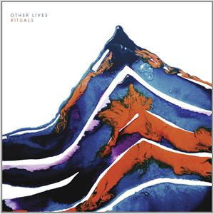 RITUALS （DIGI）CD発売日2015/5/5詳しい納期他、ご注文時はご利用案内・返品のページをご確認くださいジャンル洋楽ロック　アーティストアザー・ライヴスOTHER LIVES収録時間組枚数商品説明OTHER LIVES / RITUALS （DIGI）アザー・ライヴス / リチュアルズ（デジパック）トム・ヨークが注目していたことから、レディオヘッドのUSツアーの前座に大抜擢され一躍注目を集めたアザー・ライヴス、4年振り3作目を発表!米オハイオ州スティルウォーター出身のバンド、アザー・ライヴス。2009年にセルフタイトル・アルバムでデビューし、その美しいシネマティックな世界観でメディアから高い評価を受ける。今回、5人組から3人組へと編成を変えて、4年ぶりに帰ってきた。地元オクラホマ州を離れ、オレゴン州はポートランドにてレコーディングされた今作。前作が自分たちや故郷と非常に近かったのに対して、新作は旅に出ることの奔放さや孤立することが反映されたものになっている。初めて家族や身近な存在から離れ、自分たちだけになる。そういった変化が大いに表収録内容1. Fair Weather2. Pattern3. Reconfiguration4. Easy Way Out5. Beat Primal6. New Fog7. 2 Pyramids8. Need A Line9. English Summer10. Untitled11. No Trouble12. For The Last13. It’s Not Magic14. Ritual関連キーワードアザー・ライヴス OTHER LIVES 商品スペック 種別 CD 【輸入盤】 JAN 5414939919701登録日2015/04/10
