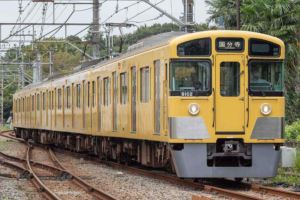 西武9000系（多摩湖線・黄色・白ライト）4両編成セット（動力付き） 32171 Nゲージ【予約】