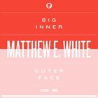 BIG INNER ： OUTER FACE EDITION2CD発売日2013/10/22詳しい納期他、ご注文時はご利用案内・返品のページをご確認くださいジャンル洋楽ロック　アーティストマシュー・E・ホワイトMATTHEW E WHITE収録時間組枚数商品説明MATTHEW E WHITE / BIG INNER ： OUTER FACE EDITIONマシュー・E・ホワイト / ビッグ・インナー音楽メディアの高得点を獲得中!マシュー・E・ホワイトのデビュー作にデラックス盤が登場!ヴァージニア州出身のシンガーソングライター、マシュー・E・ホワイトのデビュー・アルバム『ビッグ・インナー』に新曲5曲を収録したボーナスCD付デラックス盤が登場!2012年に米インディー・レーベルHometapesからリリースされていた名作を、アークティック・モンキーズ、ザ・キルズ等を擁する英国のDominoが世界リリース!米ビルボード「ヒートシーカーズチャート」で19位を獲得し、さまざまな媒体の年間ベストも獲得!更にピッチフォーク8.1点、Q「New To Q」（12年12月度）、ザ・ガーディアン「New Band OfThe Day」（2012／10／25）、Monchicon!5点満点と音楽メディアでも大絶賛された。レコーディングには、ボン・イヴェールのメンバーとして活躍するレジー・ペイスや、過去にボン・イヴェールのジャステイン・ヴァーノンも参加していたバンド、メガファウンのフィル・クックなどを迎えている。収録内容［Disc 1］1. One of These Days2. Big Love3. Will You Love Me4. Gone Away5. Steady Pace6. Hot Toddies7. Brazos［Disc 21. Eyes Like The Rest2. Signature Move3. Human Style4. In The Valley5. Hot Hot Hot関連キーワードマシュー・E・ホワイト MATTHEW E WHITE 商品スペック 種別 2CD 【輸入盤】 JAN 0887828030736登録日2013/10/15