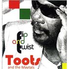 トゥーツアンドザメイタルズ フリップ アンド ツイストCD発売日2012/7/18詳しい納期他、ご注文時はご利用案内・返品のページをご確認くださいジャンル洋楽レゲエ　アーティストトゥーツ＆ザ・メイタルズ収録時間組枚数1商品説明トゥーツ＆ザ・メイタルズ / Flip ＆ Twist（来日記念盤）フリップ アンド ツイストR＆B、ゴスペル、ブルースなども取り入れ独自のジャマイカンサウンドに仕上げた来日記念盤。　（C）RS来日記念盤※こちらの商品はインディーズ盤にて流通量が少なく、手配できなくなる事がございます。欠品の場合は分かり次第ご連絡致しますので、予めご了承下さい。封入特典解説関連キーワードトゥーツ＆ザ・メイタルズ SKA IN THE WORLD 商品スペック 種別 CD JAN 4988044231849 製作年 2012 販売元 ディスクユニオン登録日2012/06/19