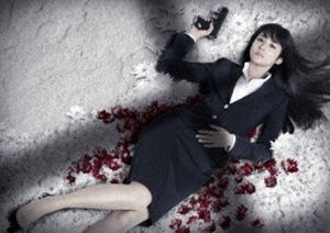 イシノマユDVD発売日2016/3/18詳しい納期他、ご注文時はご利用案内・返品のページをご確認くださいジャンル国内TVサスペンス　監督内片輝出演木村文乃青木崇高渡辺いっけい平岳大北見敏之小柳友仲村トオル収録時間組枚数3関連キーワード：キムラフミノ商品説明連続ドラマW 石の繭イシノマユある日、廃ビルの地下室で、床にセメントで塗り込まれた死体が出現。事件の捜査に乗り出した警視庁捜査一課十一係の刑事・如月塔子は、会議中に入った“トレミー”と名乗る犯人による電話の交渉を相手する事になる。そんな中、犯人の予告通りに、第2の犠牲者が出てしまい…。麻見和史の警察小説「警視庁殺人分析班」シリーズ第1弾を木村文乃主演でドラマ化。全5話を収録したDVD3枚組。特典映像特典映像関連商品仲村トオル出演作品木村文乃出演作品WOWOW連続ドラマWシリーズ麻見和史原作映像作品2015年日本のテレビドラマドラマ殺人分析班商品スペック 種別 DVD JAN 4562474168892 カラー カラー 製作年 2015 製作国 日本 音声 DD（ステレオ）　　　 販売元 TCエンタテインメント登録日2016/01/08