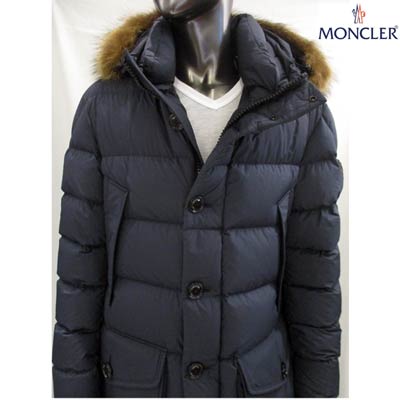 モンクレール MONCLER メンズ ダウン ジャケット コート ロゴ AYMON アームラバーロゴ・ラクーンファー付きダウンコート ネイビー 4236225 549 778 (R344900) 91A【送料無料】 【smtb-TK】