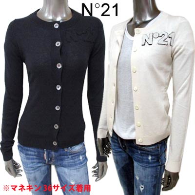 ヌメロベントゥーノ N°21 レディース トップス ニット カーディガン ロゴ 2color シルク混・ボタンロゴ刻印・チェスト部分N°21ロゴワッペン付きカーディガン 白/黒 A001 9016 1102/9000 (R51800) 02A 2020年秋冬新作【送料無料】 【smtb-TK】