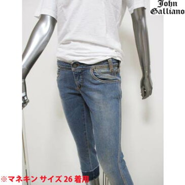 ジョンガリアーノJOHN GALLIANO レディース パンツ ボトムス デニム 七分丈 サイドポケット フロントボタンロゴ有 バックポケット部分刺繍デザイン・ロゴ有 ブルー SIG 091 (R26800) IT10S 【送料無料】 【smtb-TK】