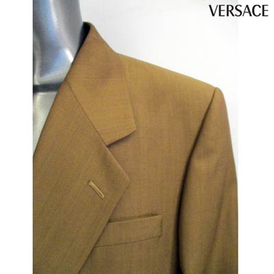 ヴェルサーチ VERSACE メンズ アウター ジャケット スーツ ロゴ シルク混・VERSACEロゴ刻印ボタン・ダブルジャケットセットアップスーツ ブラウン 28S5K6 5Z204 260 (R158000) 【送料無料】 【smtb-TK】