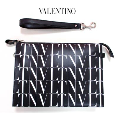 楽天ガッツ ブランドショップヴァレンティノ VALENTINO メンズ 鞄 バッグ ロゴ ユニセックス可 スタッズ付ストラップ・総柄VLTNロゴプリント付レザークラッチバッグ ブラック WY2P0P09 GTC 0NI （R89100） 122 秋冬【送料無料】 【smtb-TK】
