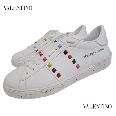 ヴァレンティノ VALENTINO メンズ 靴 スニーカー ロゴ ボディースタッズ/かかと部分 カラースタッズ付ローカットスニーカー 白 バレンチノ バレンティノ ヴァレンチノXY2S0931 PZQ K81(R104500) 221 春夏新作【送料無料】 【smtb-TK】