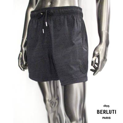 ベルルッティ BERLUTI メンズ ボトムス パンツ スイムウェア フロントロゴマーク付 総柄 バックポケット付 ショートパンツ ブラック R20MAU01 001 900 (R81400) 211 2022年春夏新作【送料無料】 【smtb-TK】