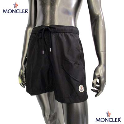 モンクレール MONCLER メンズ 水着 スイムウェア ビーチウェア パンツ バックジップポケット部分トリコロールデザイン・サイドロゴワッペン・金具部分ロゴ刻印入りスイミングパンツ ブラック 2C00007 53326 999 (R45100) 321 2023年春夏新作 【送料無料】 【smtb-TK】