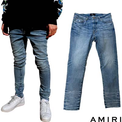 アミリ AMIRI メンズ ボトムス ジーンズ パンツ デニム STACK ダメージ/色あせ加工・バックレザーロゴパッチ・バックポケット部分ロゴプレート付きジーンズ ブルー PS24MDS001 426 (R154000) 421 2024年春夏新作 【送料無料】 【smtb-TK】