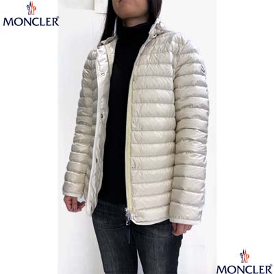 モンクレール MONCLER ダウンジャケット レディース アウター OREDON ロゴワッペン・袖口/裾/縁部分ロゴライン・フード取り外し可・ウエストベルト付きダウンジャケット ライトベージュ 1A00090 595FE 20F (R294800/R308000) 421 2024年春夏新作 【送料無料】 【smtb-TK】