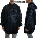 VETEMENTS ヴェトモン パーカー フーディ メンズ トップス スウェット ユニセックス フロント逆アナーキーロゴ・左袖ブランドロゴ・フード刺繍ロゴ入りウ...