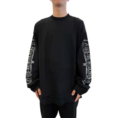 VETEMENTS ヴェトモン ロンT ユニセックス 長袖Tシャツ ロングTシャツ ブランドロゴ プリント ブラック UA66LS620B 1000 (R117...