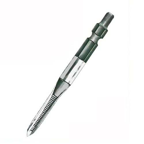 スクエア・六角軸を一本のタップで対応！ 大西工業 ネジきれるねん No.28-T M6 × 1.0 ■商品説明■ ボール盤、手廻しハンドル、タップレンチ、インパクトドライバーなど、 工具によってスクエアと六角軸を使い分ける必要があった煩わしさを改善！ 一本で両方を対応できる業界初の新タップ！ 仕様 品名 大西工業 ネジきれるねん M6 × 1.0 品番 No.28-T JANコード 4957934 370746 サイズ ネジ径×ピッチ：M6 × 1.0下穴径(mm)：5.0シャンク径(六角軸部)：6.35シャンク径(四角部)：4.5 ■送料■　【1個限定】ヤマトネコポス便 250円 になります。　【2個以上】宅配料金になります。※代金引換をご希望の場合、ネコポス便では代金引換ができませんので　 ご注文数が1個でも宅配料金になります。ご了承ください。