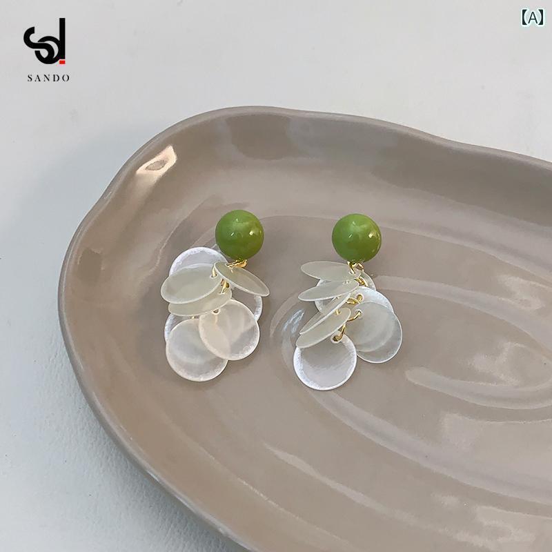 ピアス レディース ラグジュアリー 夏に ぴったりの アボカド グリーンの イヤリング。 シェル 2024年..