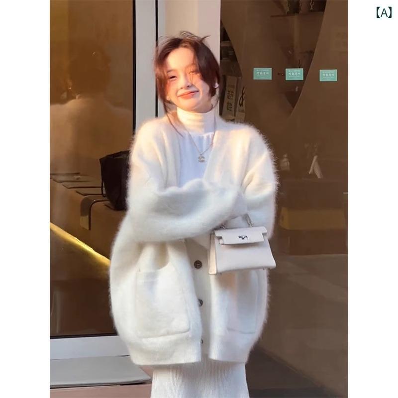 ホワイトニットセーター レディース フェイク フリース カーディガン 秋冬 アウター ホワイト スタイル 洗練 シック ニットカーディガン。