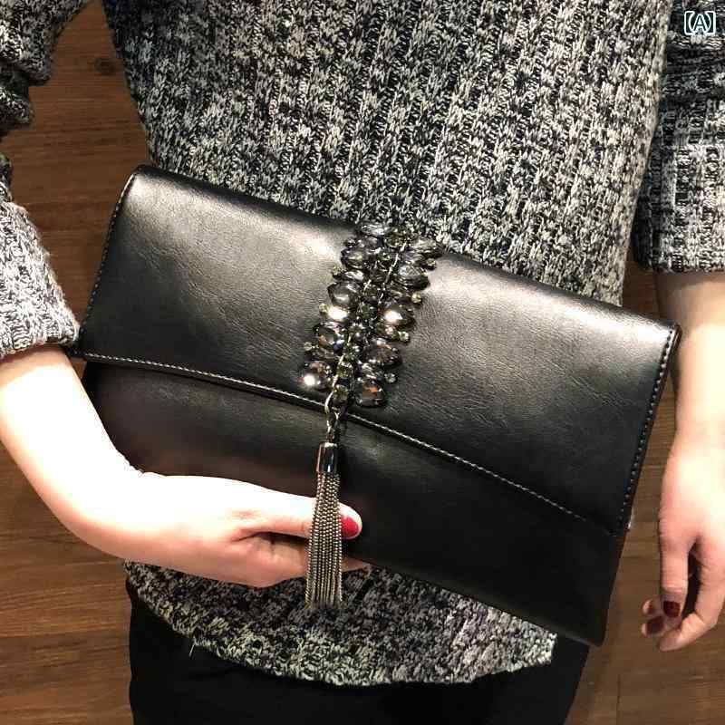 クラッチバッグ レディース 2025大容量 クロス ボディバッグ レトロ ラインストーン クラッチ タッセル ソフトレザー スモールバッグ