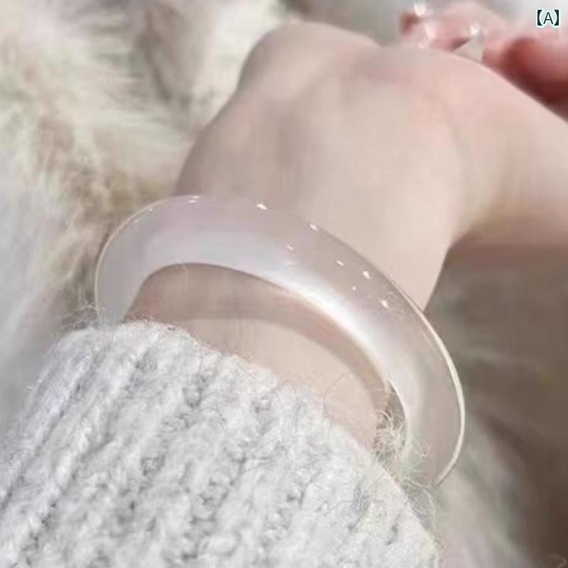 バンクル ジュエリー レディース 高 氷 白 月光 瑪瑙 ライチ 冷凍 玉 髄 翡翠 ブレスレット 馬 素材 女性 シャンパン バレンタイン デー ギフト