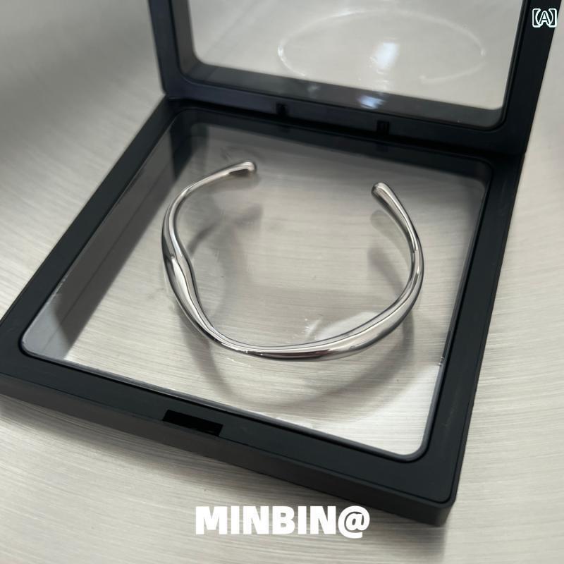 バングル ブレスレット メンズ チタン 鋼は 色あせ しません。 クール ブレスレット プレーンリング シンプル 幾何学的な 特殊な 形状の 高級 メンズ レディースの ブレスレットの