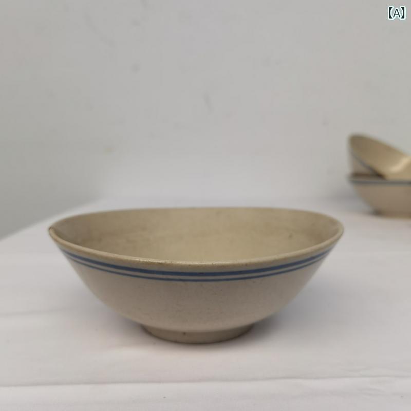 アンティーク 雑貨 飾り 古風な 物 大きい 白い 椀 古風 土器の 磁器の 民俗的な 懐かしい 骨董 品 コレクション 雑多な 装飾品