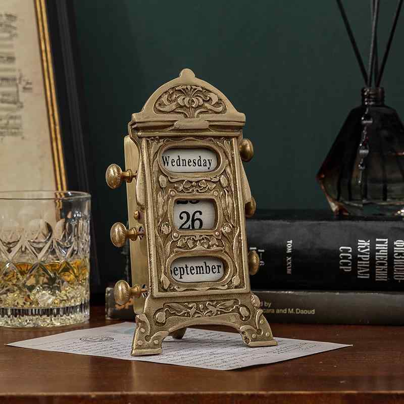 アンティーク 雑貨 飾り インドからの レトロ 真鍮製 ブック型 卓上 カレンダー 高級の 柔らかい 装飾品 永久 ギフト