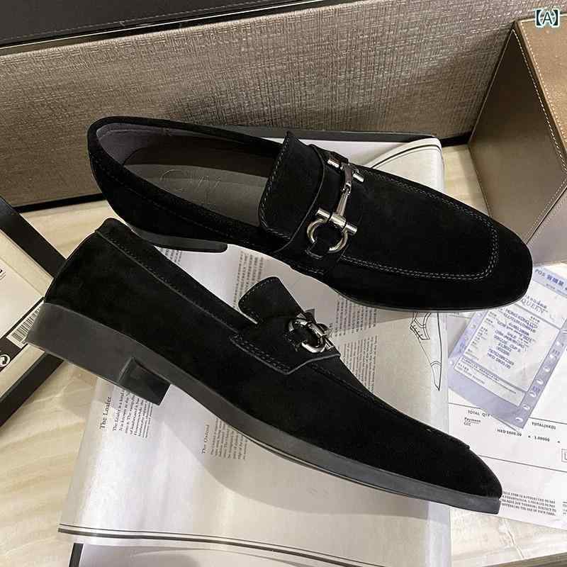 メンズ ローファー 靴 2024 秋 ローファー メンズ 革靴 英国 スエードレザー ホースビット バックル フリース カジュアル 厚底
